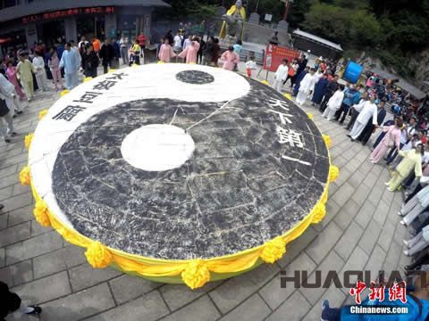 太極豆腐被搶光 華全機(jī)組來(lái)到它家鄉(xiāng)
