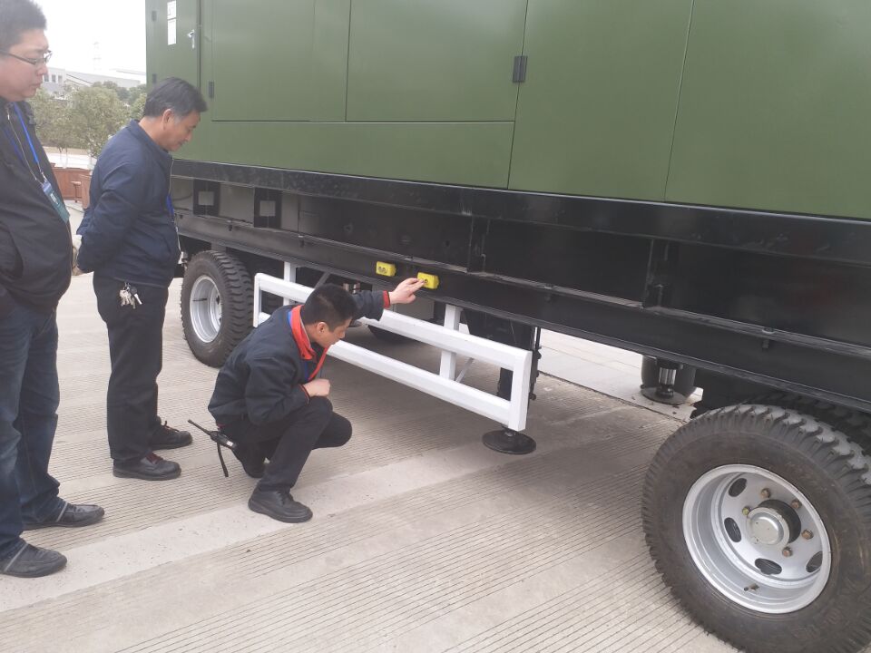 臨沂費(fèi)縣糧食儲(chǔ)備庫(kù)400KW移動(dòng)式發(fā)電機(jī)組電站